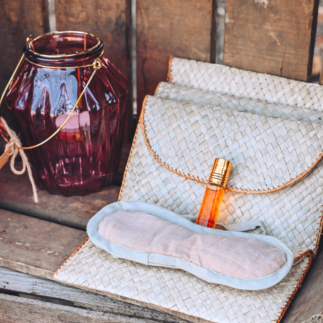 Relaxing eye mask in pink